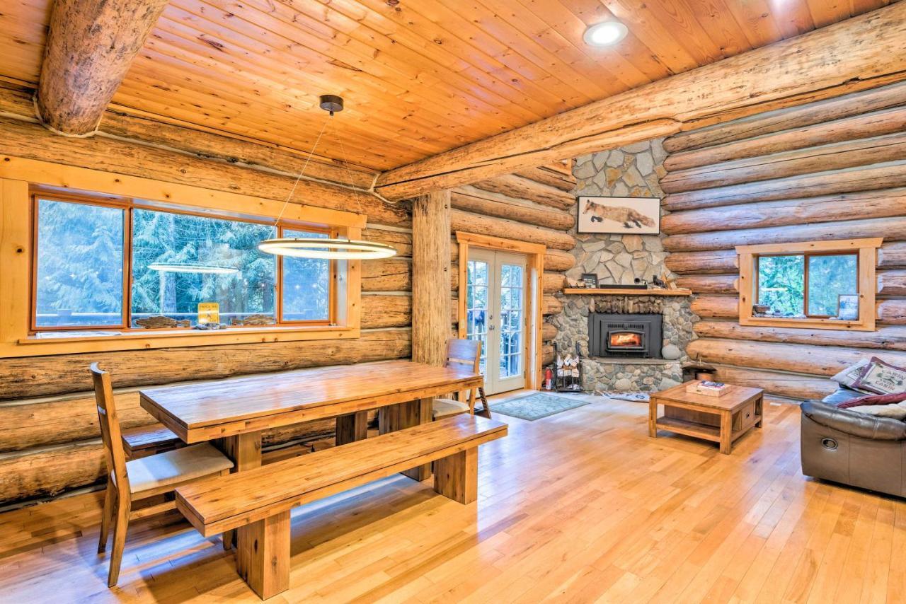 Riverfront Gold Bar Log Cabin Near Stevens Pass! Luaran gambar