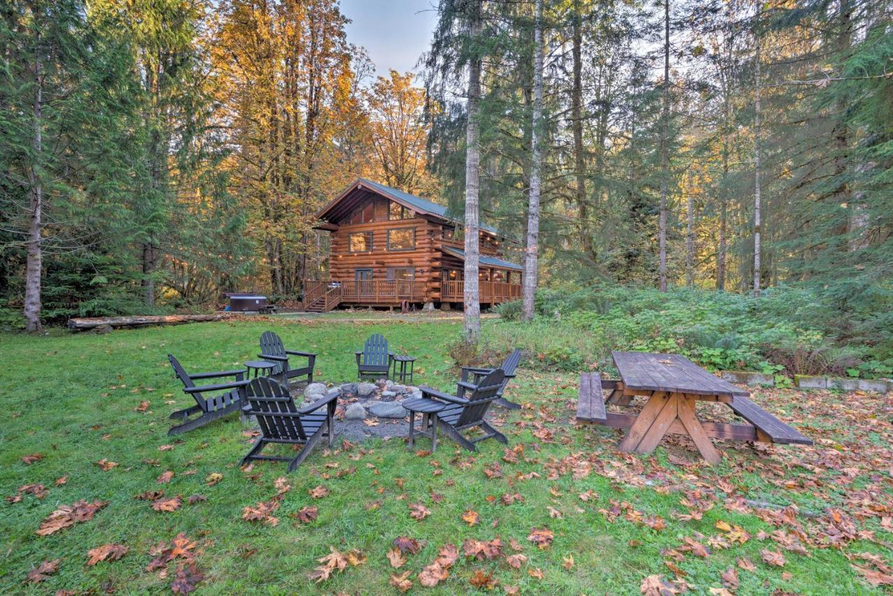 Riverfront Gold Bar Log Cabin Near Stevens Pass! Luaran gambar