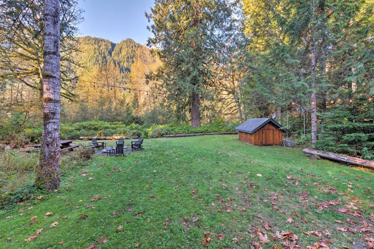 Riverfront Gold Bar Log Cabin Near Stevens Pass! Luaran gambar