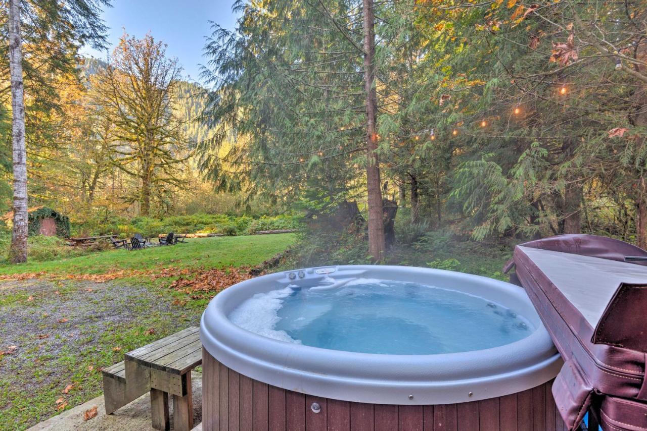 Riverfront Gold Bar Log Cabin Near Stevens Pass! Luaran gambar